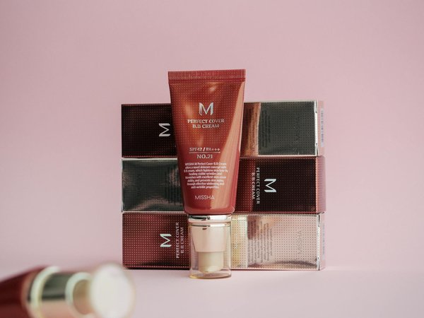 Lunettes et maquillage : conseils essentiels pour un regard captivant et éclatant